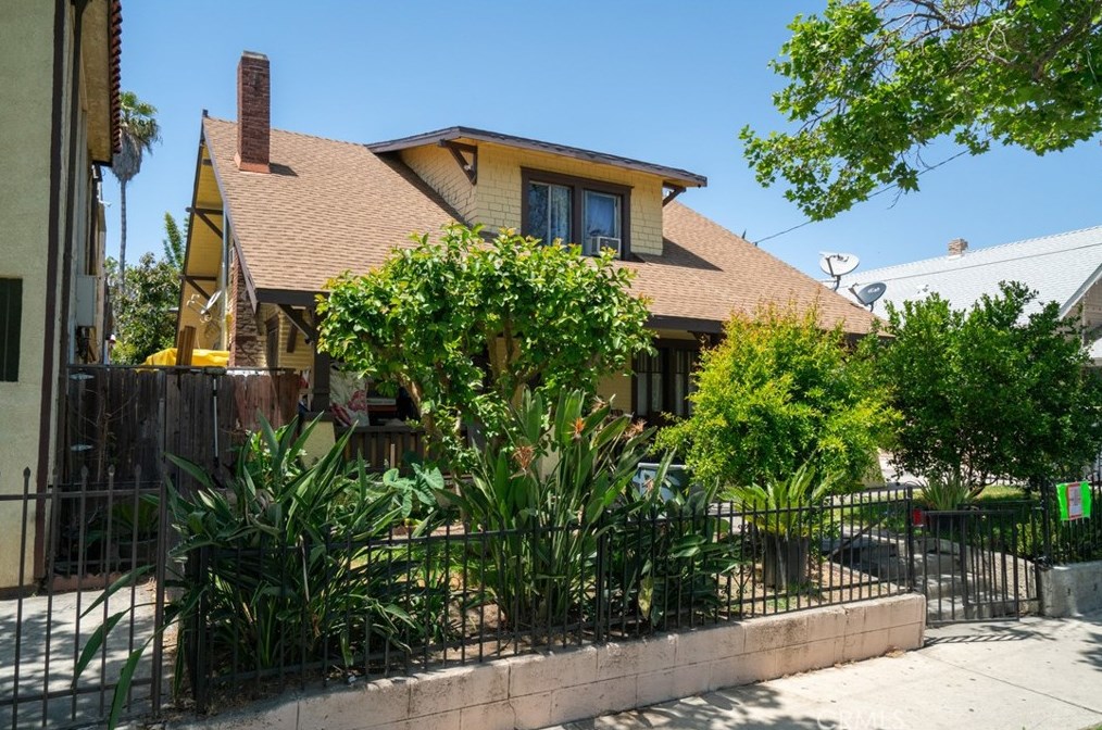 1724 Spurgeon St, Santa Ana, CA 92706-4100
