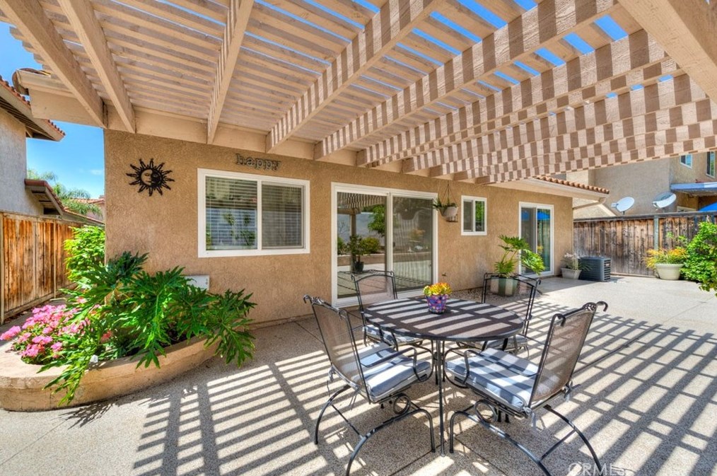 8 Ojai Ct, Trabuco Canyon CA  92688-1814 exterior