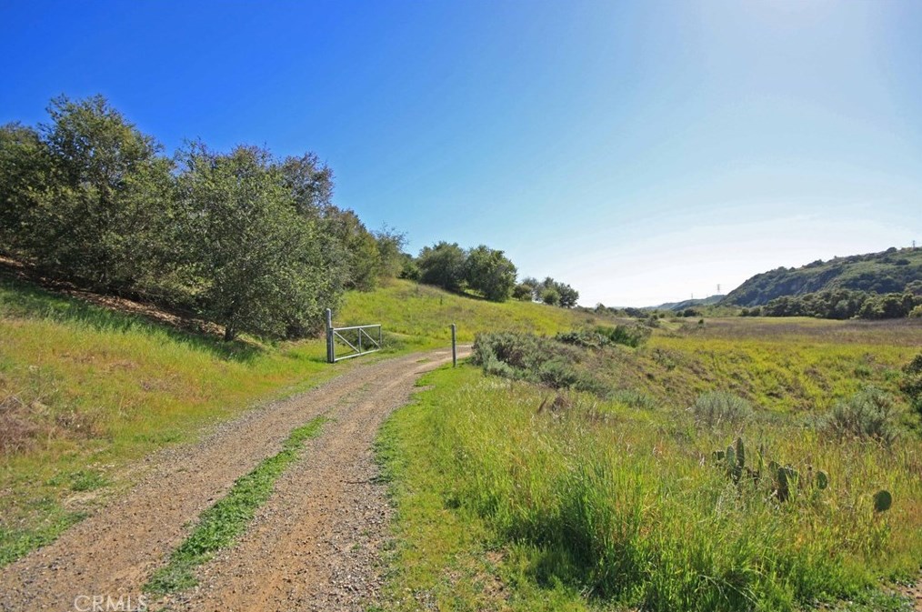 8 Ojai Ct, Trabuco Canyon CA  92688-1814 exterior