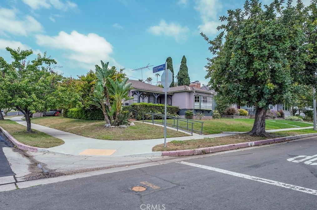 2517 Canfield Ave, Los Angeles, CA