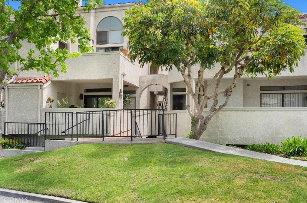 17172 Abalone Ln #211, Huntington Beach, CA 92649