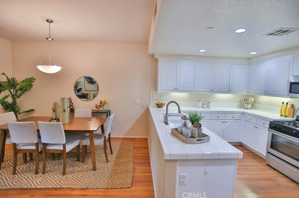 8156 Garden Park St, Chino CA  91708-9347 exterior