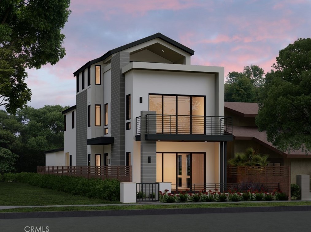 603 Delaware St, Huntington Beach, CA 92648-8201