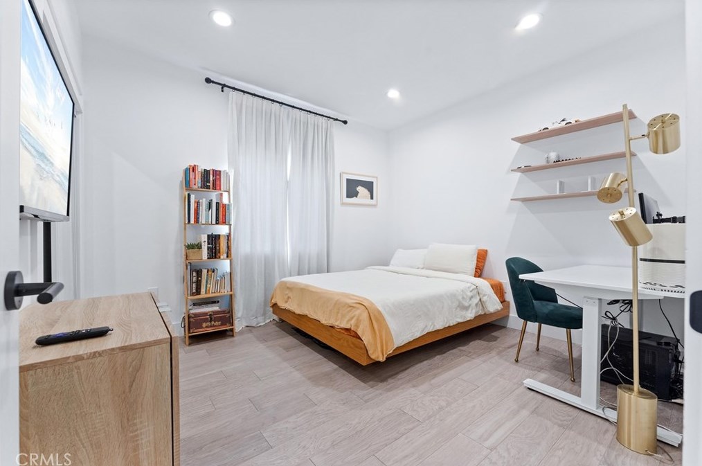 2339 Cochran Ave, Los Angeles CA  90016-2124 exterior