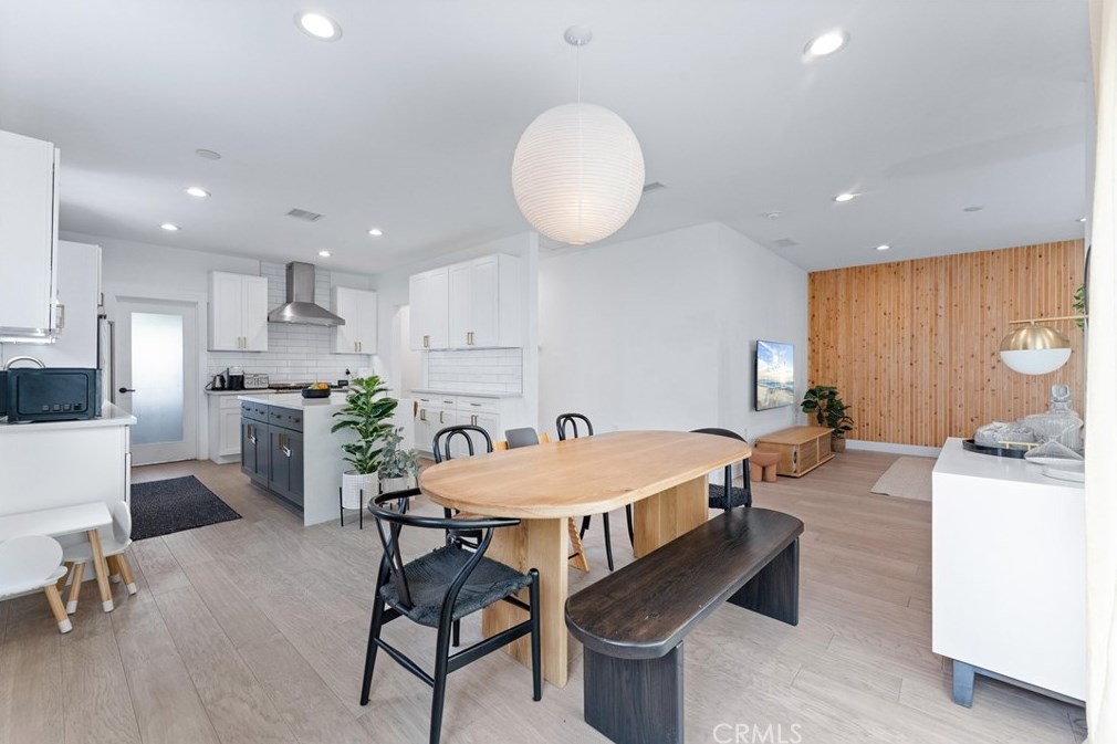 2339 Cochran Ave, Los Angeles CA  90016-2124 exterior