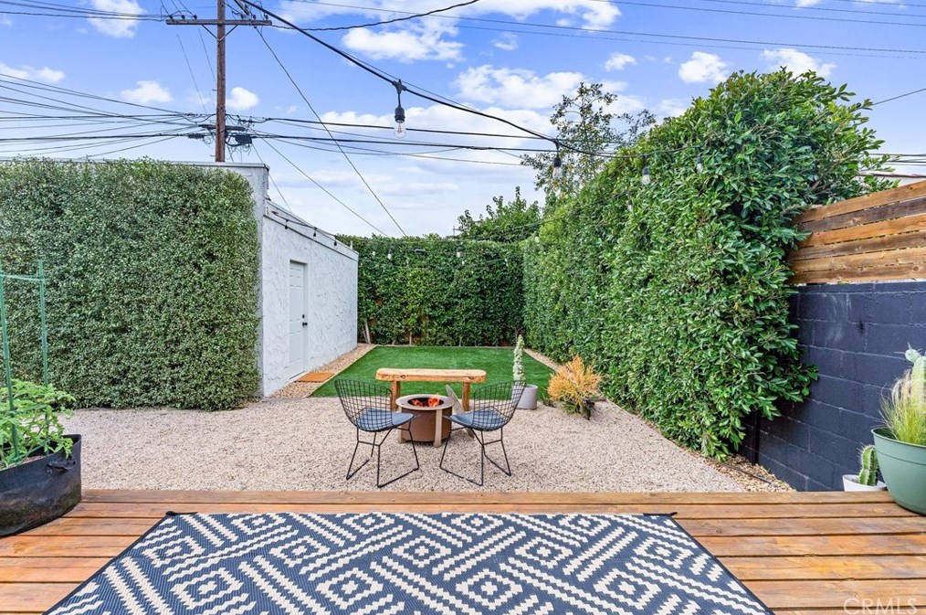 2339 Cochran Ave, Los Angeles CA  90016-2124 exterior