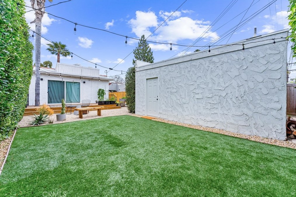 2339 Cochran Ave, Los Angeles CA  90016-2124 exterior