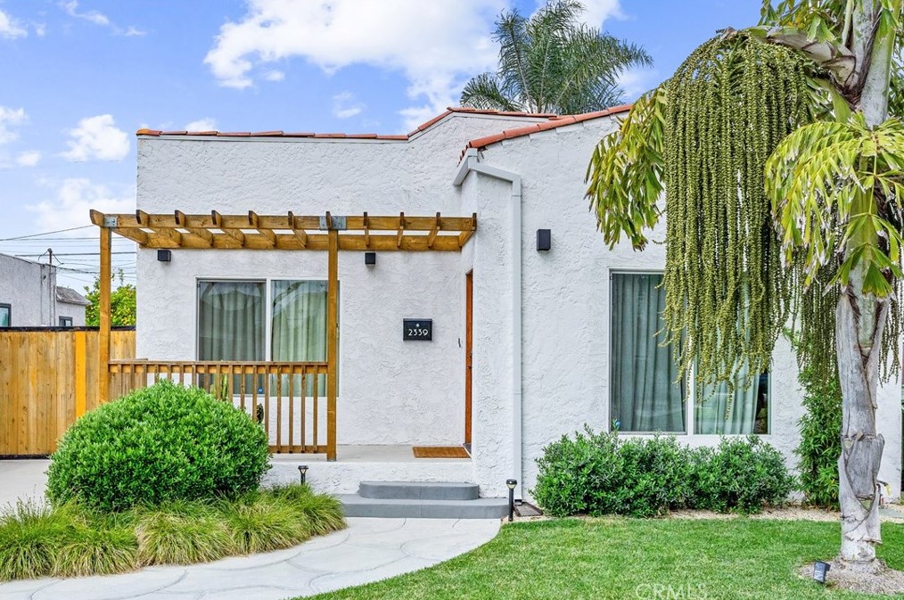 2339 Cochran Ave, Los Angeles CA  90016-2124 exterior