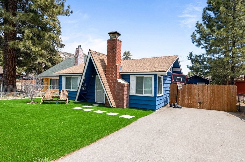 1083 Pan Springs Ln, Big Bear City, CA 92314-9397