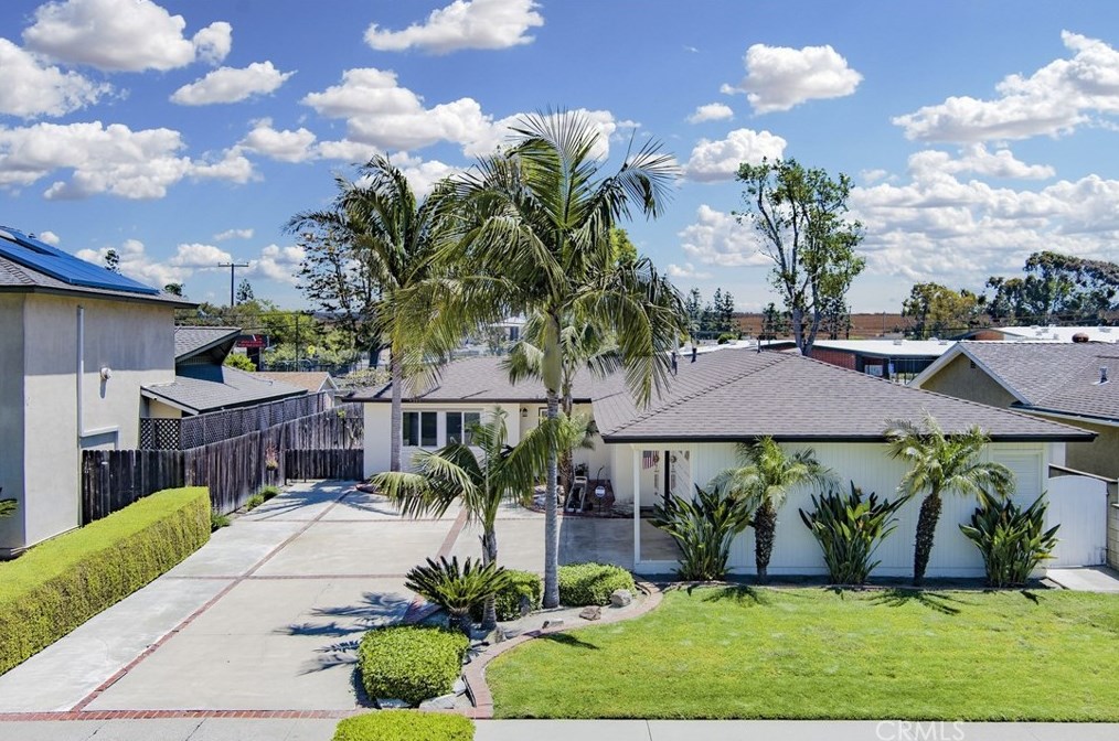 16182 Howland Ln, Huntington Beach, CA 92647-4008