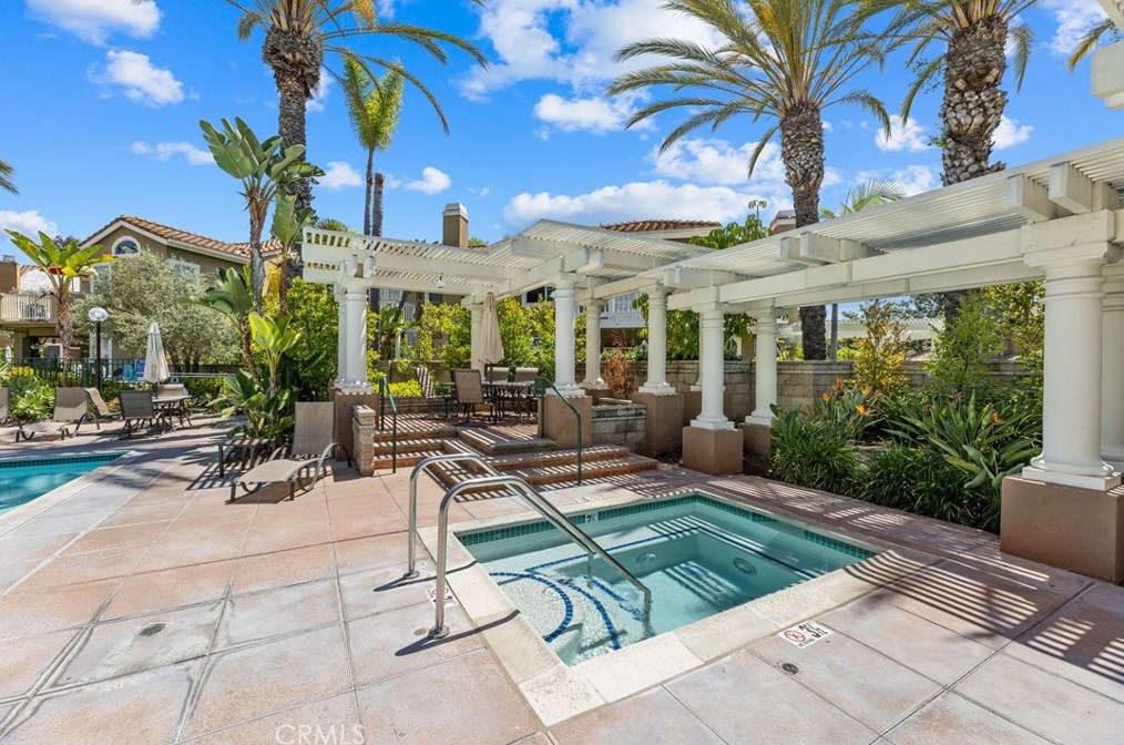 88 Matisse Cir, Laguna Beach CA  92656-3866 exterior