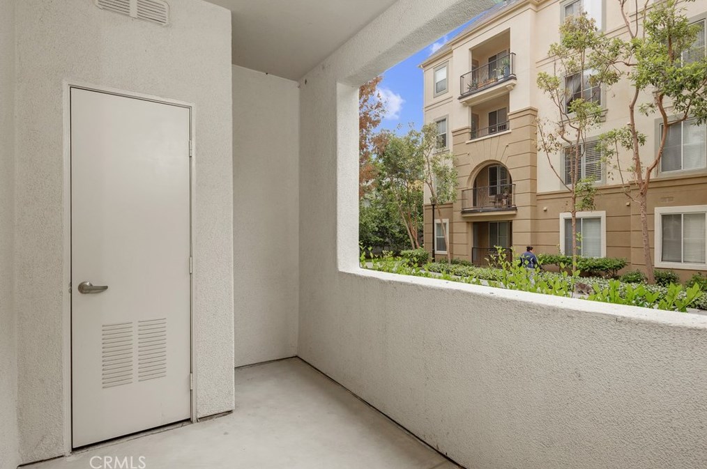 2170 Scholarship, Irvine CA  92612-5662 exterior