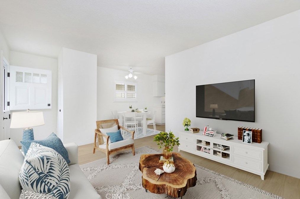 9576 Cornwall Dr, Huntington Beach, CA 92646-4065