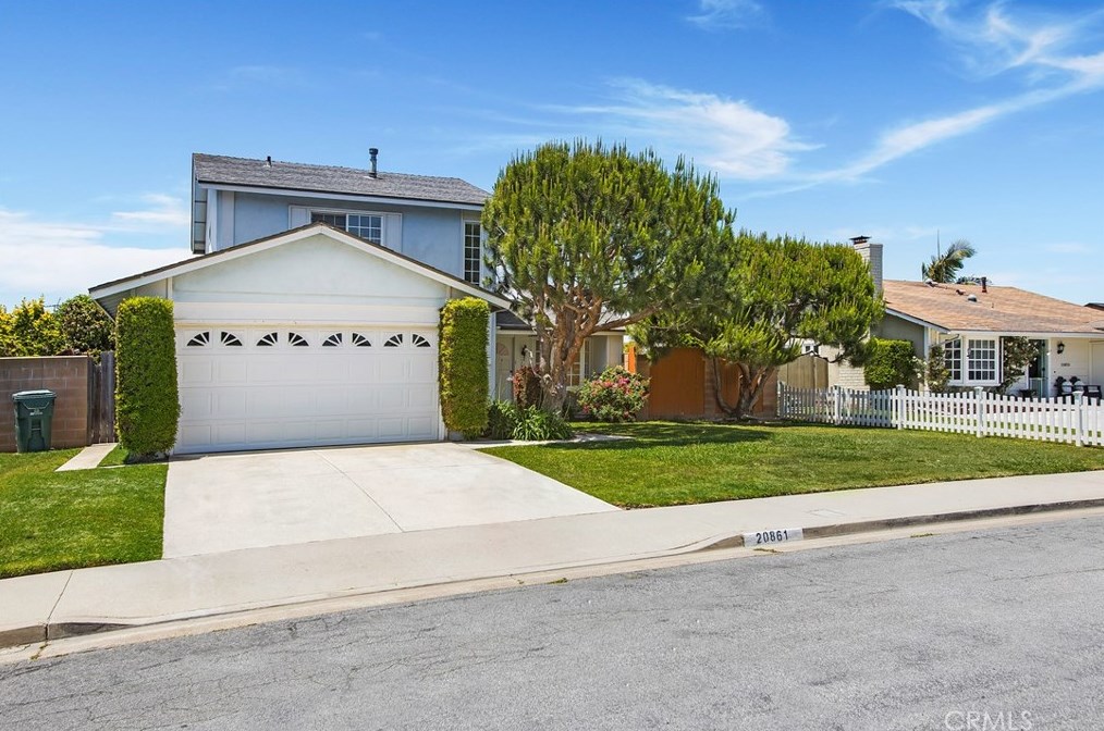 20861 Lancelot Ln, Huntington Beach, CA 92646-5932