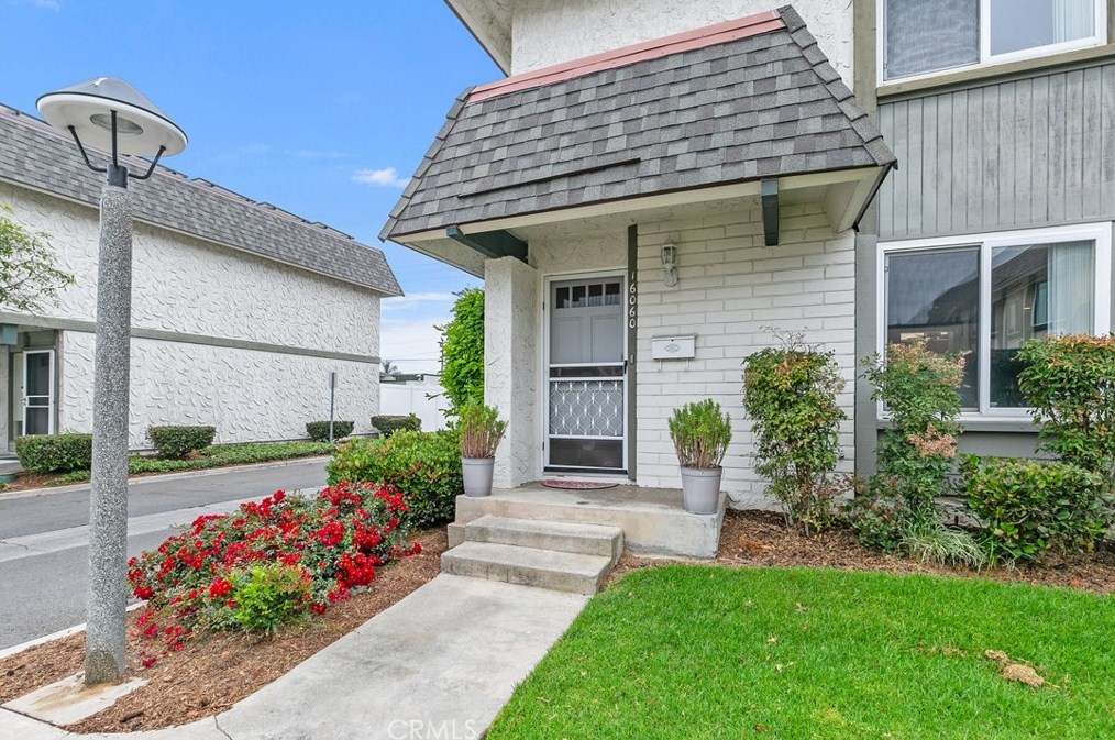 16060 Mount Carmel Ct, Santa Ana, CA 92708-1222