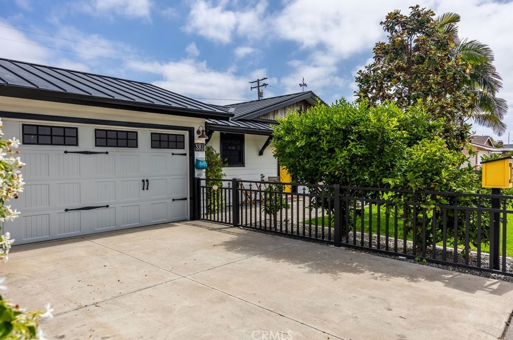 8361 Malloy Dr, Huntington Beach, CA 92646-5019
