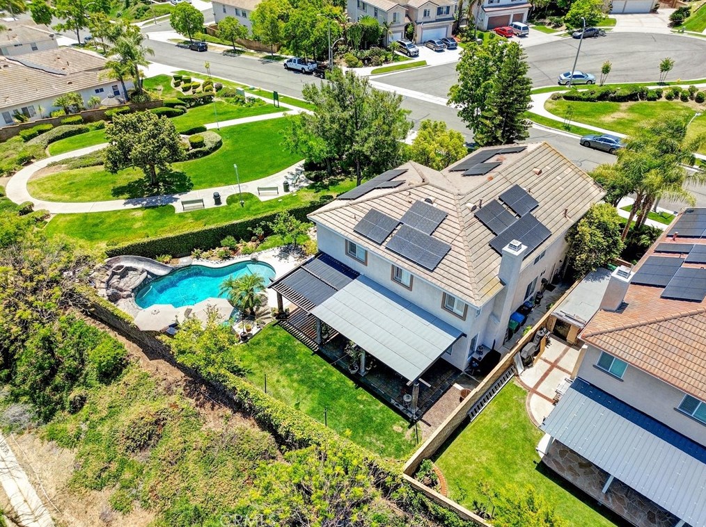 655 Valleywood Cir, Corona, CA 92879-0831