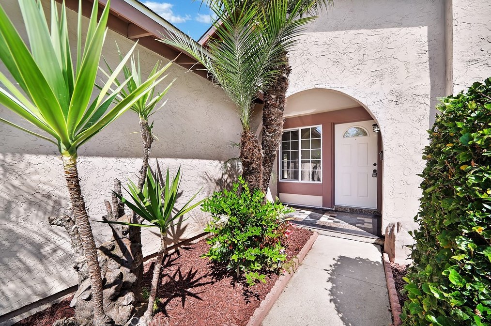 1420 View Pointe Ave, Escondido, CA 92027-1447