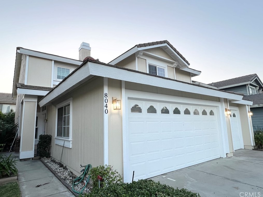 8040 Streamside Ct, Fontana, CA 92336-3837