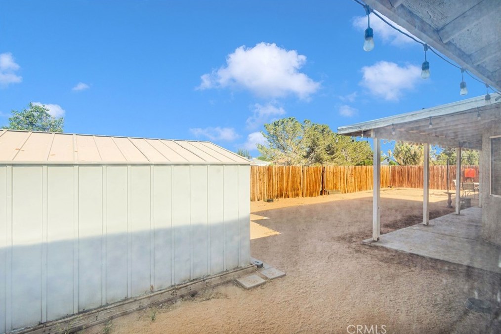 13455 Apple Blossom Ln, Apple Valley CA  92308-5421 exterior