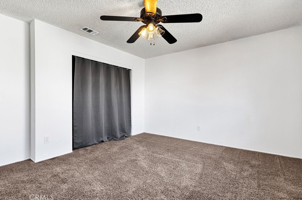 13455 Apple Blossom Ln, Apple Valley CA  92308-5421 exterior