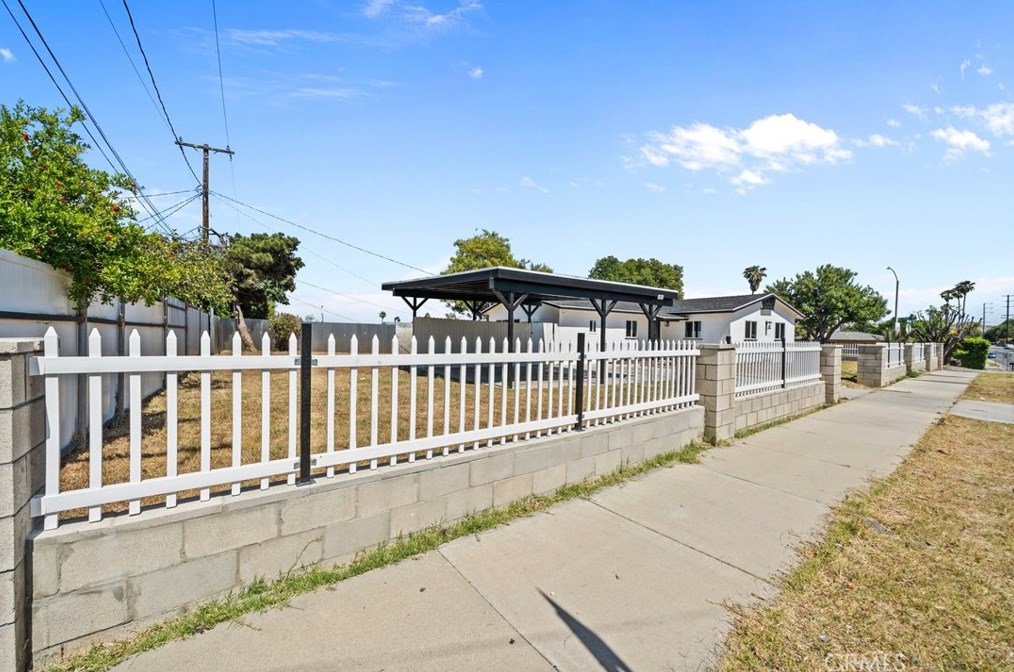 5406 Lewis Ave, Riverside, CA 92503-8661