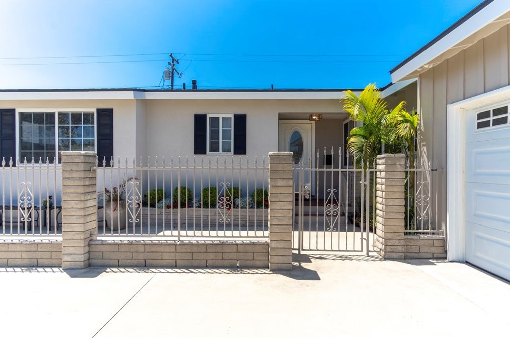 709 S Broadview St, Anaheim, CA 92804