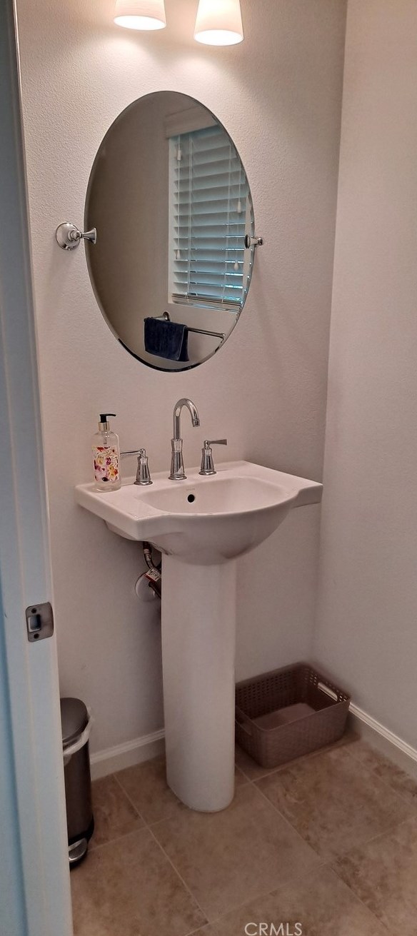 121 Rodeo, Irvine CA  92602 exterior