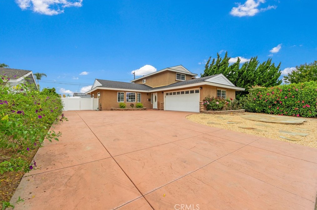 17553 Santa Domingo Cir, Santa Ana, CA 92708