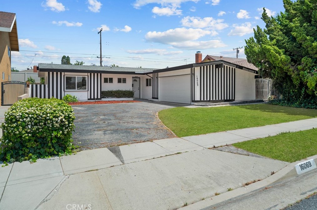 16069 Richvale Dr, Whittier, CA 90604-3514