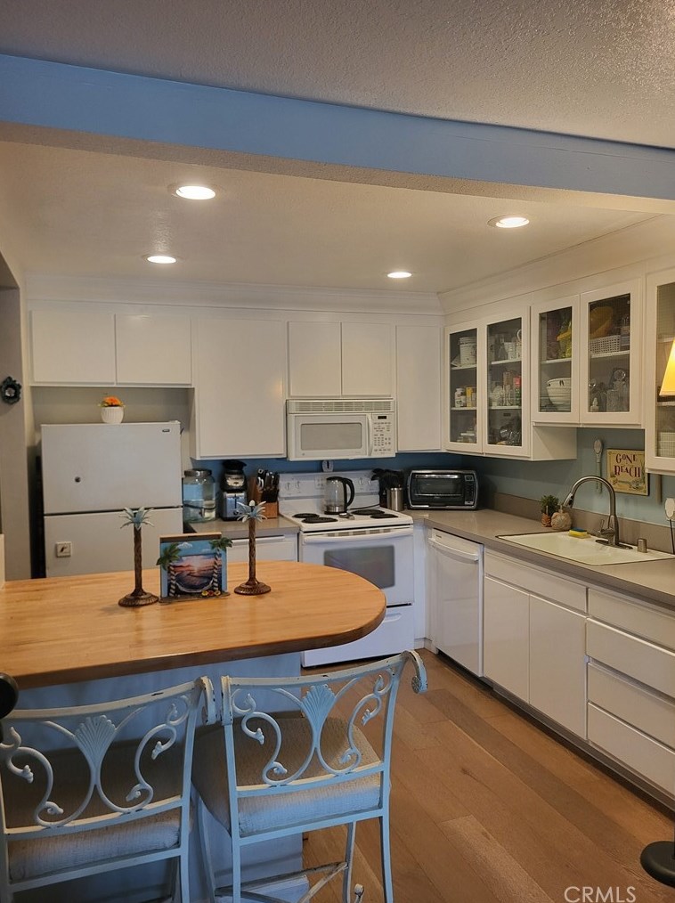 500 Cagney Ln, Newport Beach, CA 92663-2661