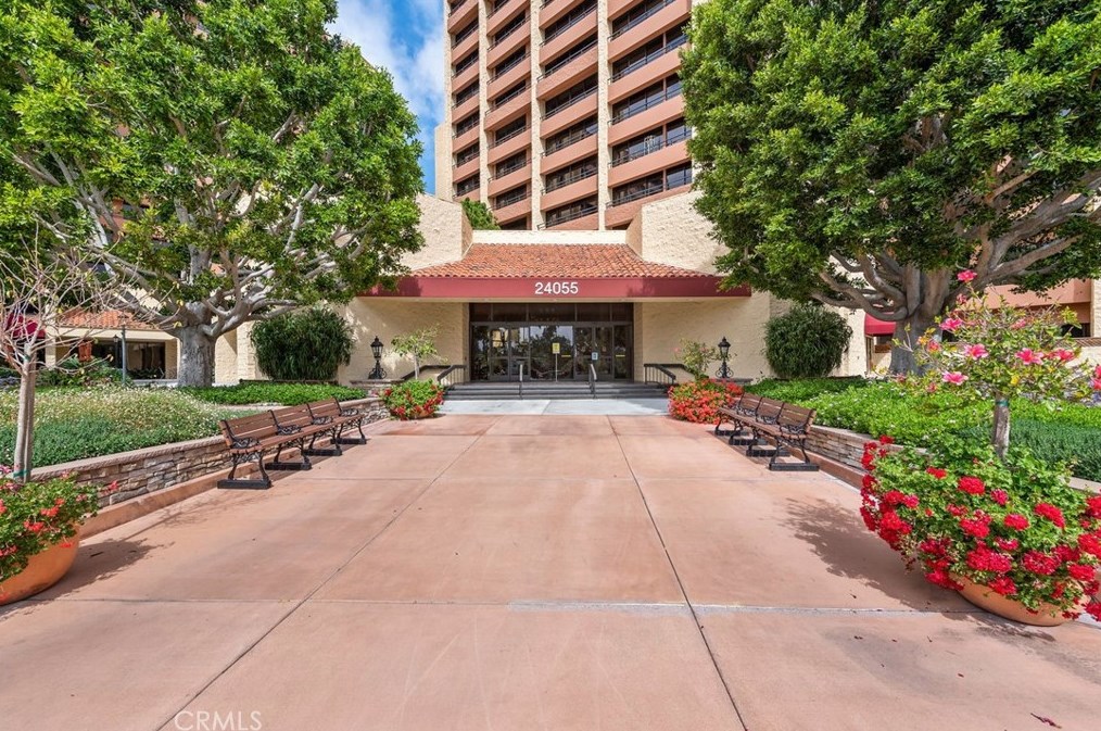 24055 Paseo Del Lago, Laguna Beach CA  92637-2678 exterior