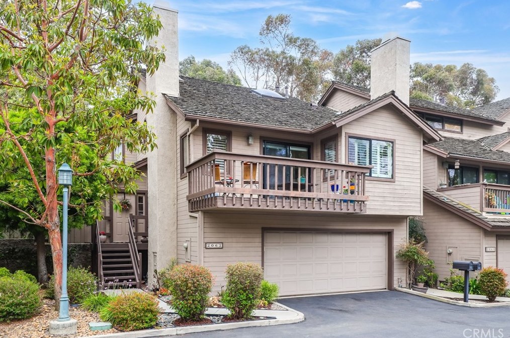 2062 Meadow View Ln, Costa Mesa, CA 92627