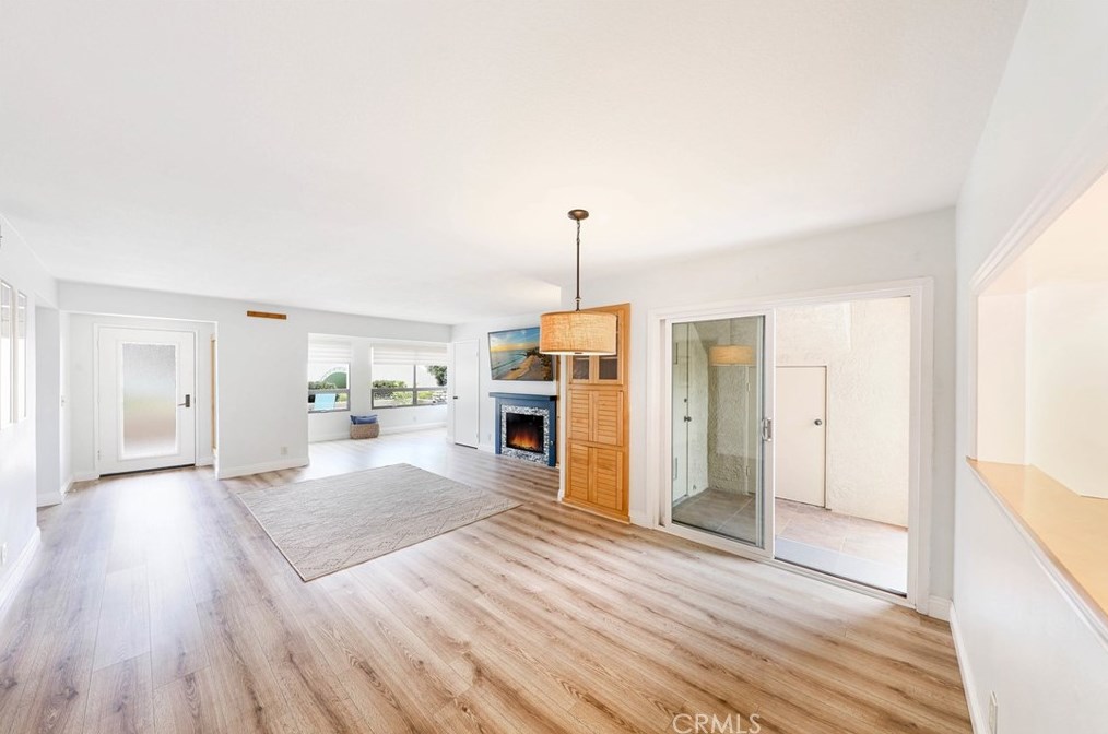 16552 Bordeaux Ln, Huntington Beach, CA 92649-1869