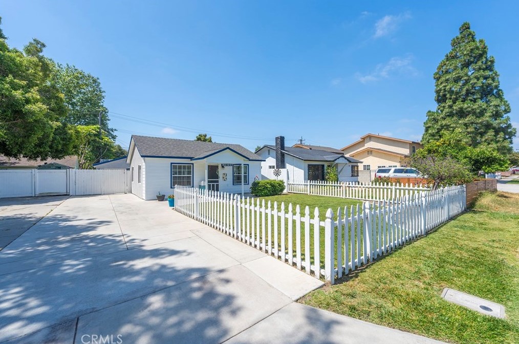 7822 16th St, Westminster, CA 92683-4426