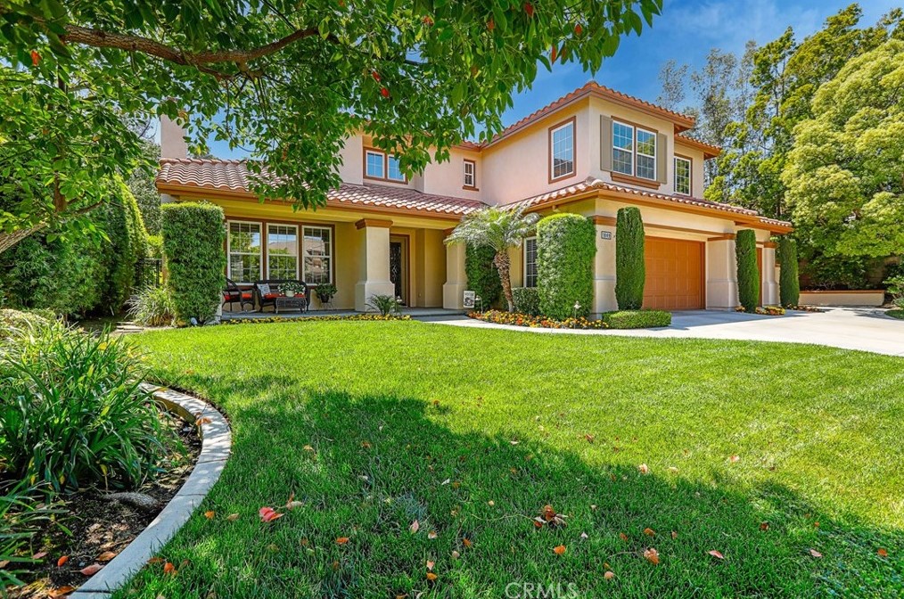 1049 S Summer Breeze Ln, Anaheim, CA 92808