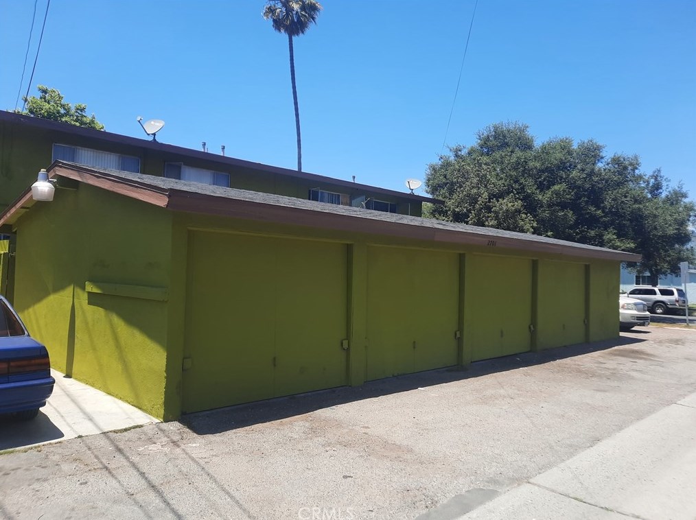 2701 Baker St, Santa Ana, CA 92707-3669