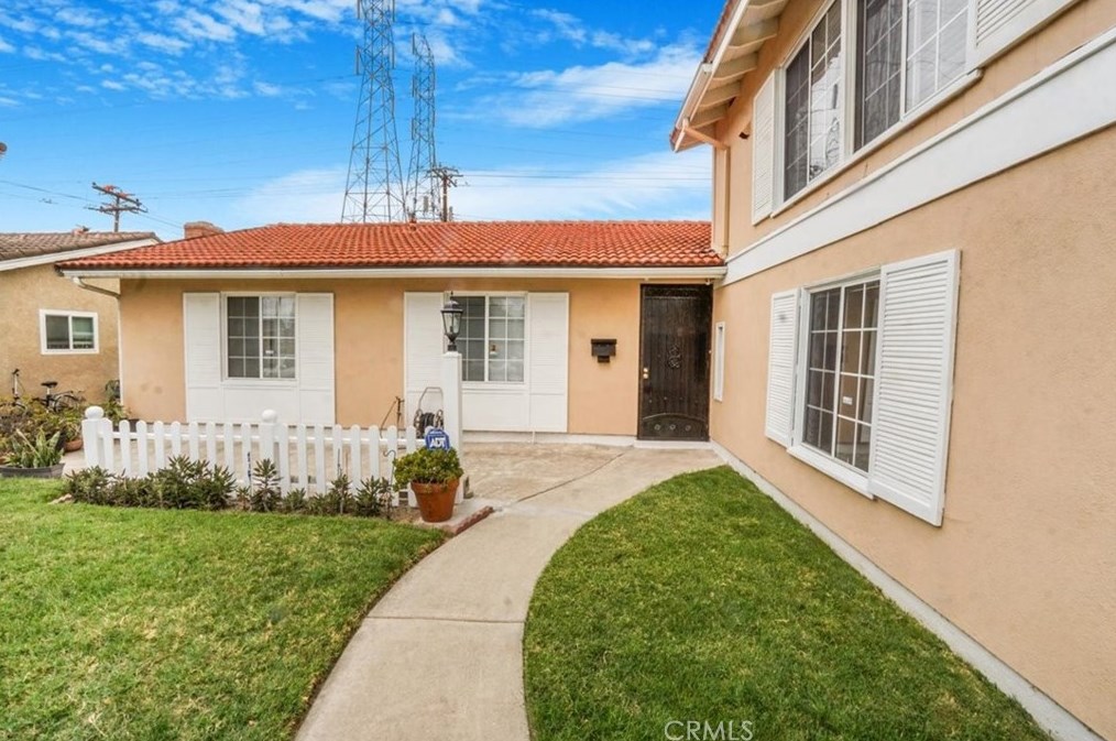 17475 Santa Lucia St, Santa Ana, CA 92708