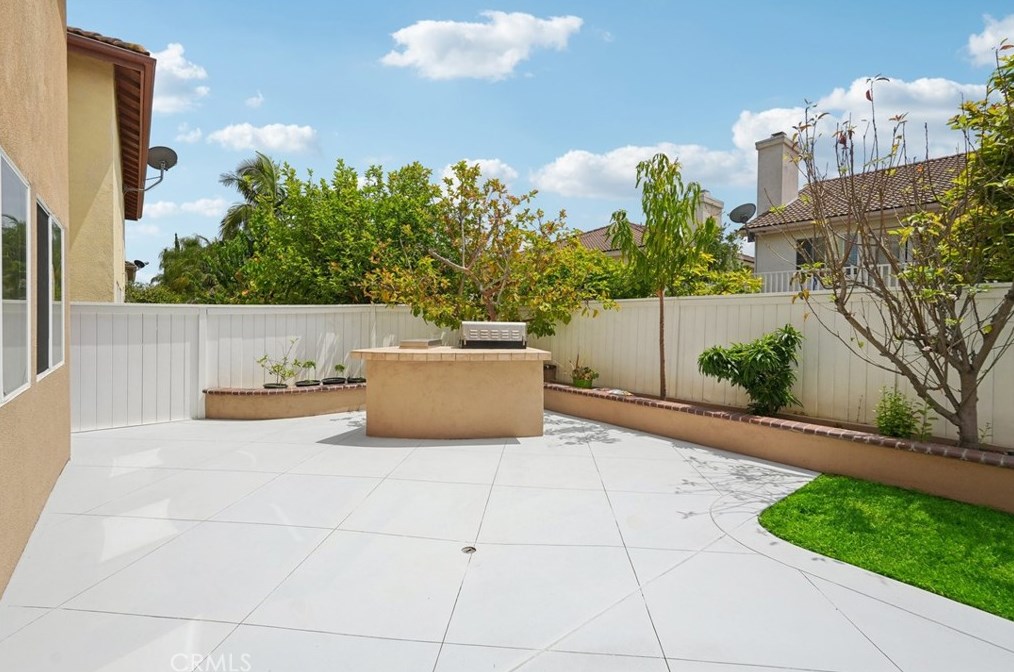 12 Parma, Irvine CA  92602-1657 exterior