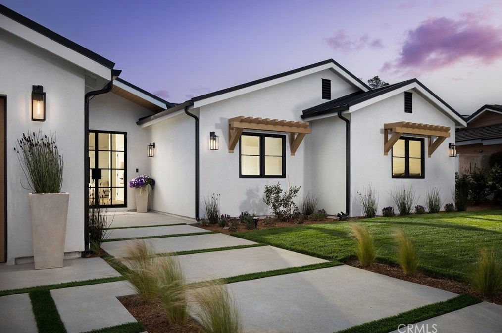 2812 Carob St, Newport Beach, CA 92660-3211