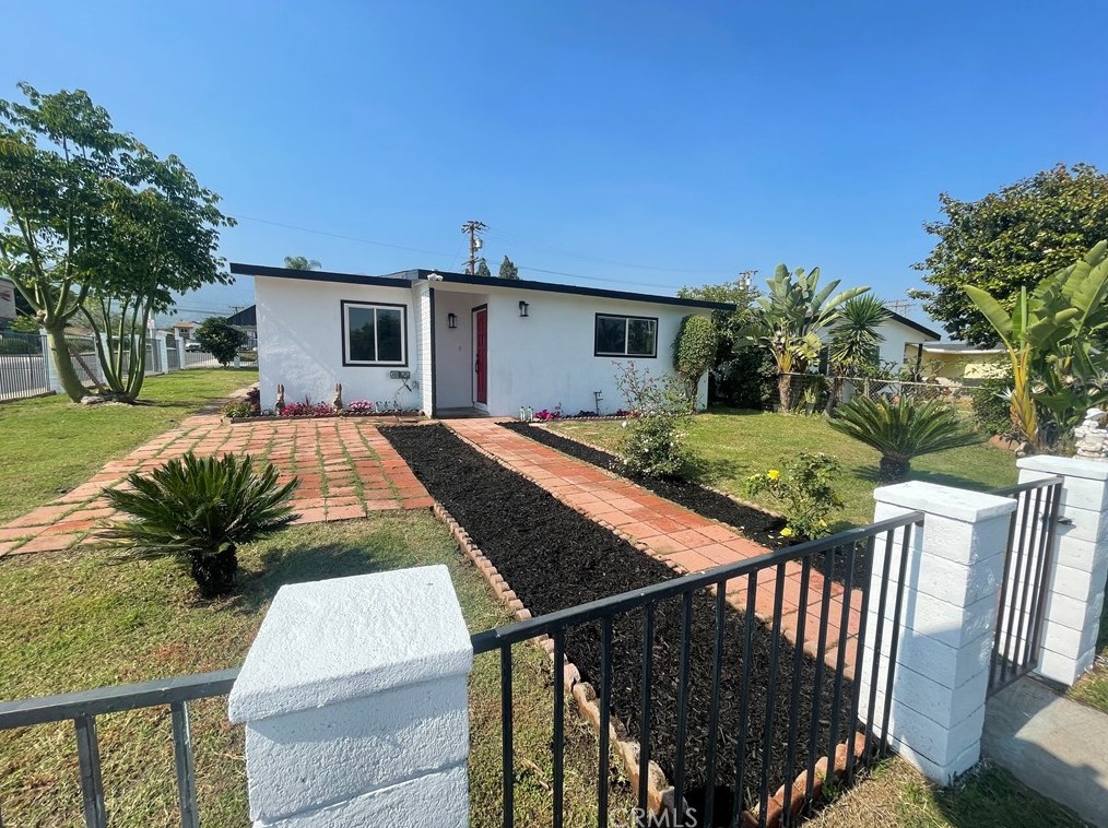 1103 Maynard, Brimfield, MA 01010