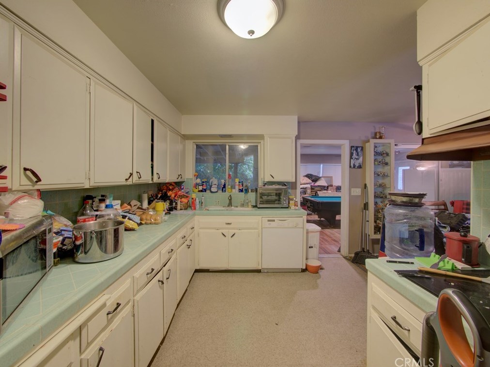 1100 Bermuda St, Bakersfield, CA 93309