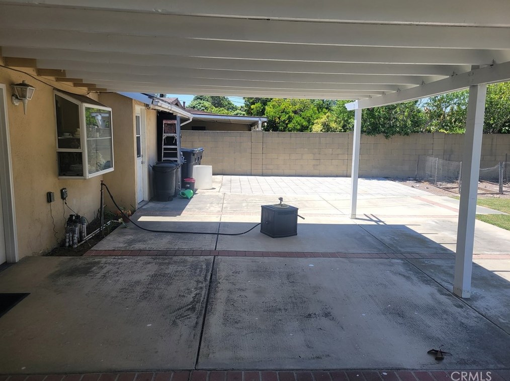 2225 9th St, Santa Ana, CA 92703-1914