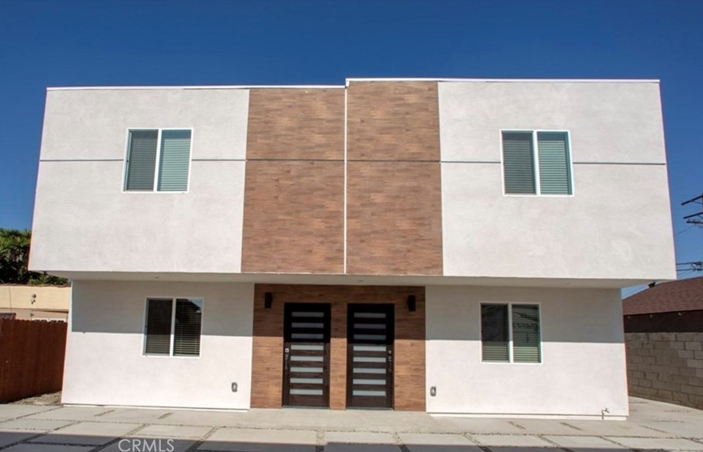 1639 82nd St, Los Angeles CA  90001-3819 exterior