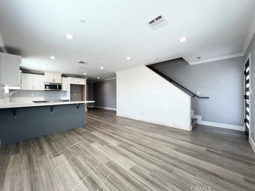 1639 82nd St, Los Angeles CA  90001-3819 exterior