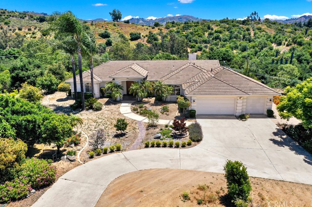 24801 Carancho Rd, Temecula, CA 92590-4052
