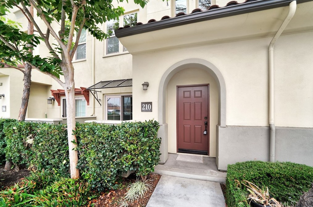 210 Soco Dr, Fullerton, CA 92832