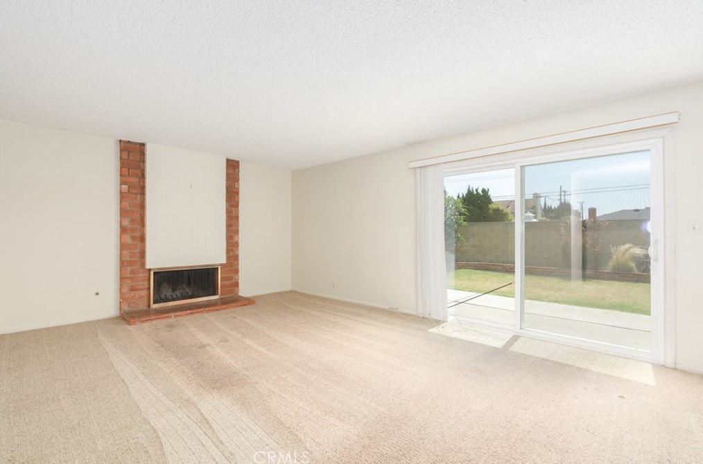3720 Wisteria St, Seal Beach, CA 90740-3105