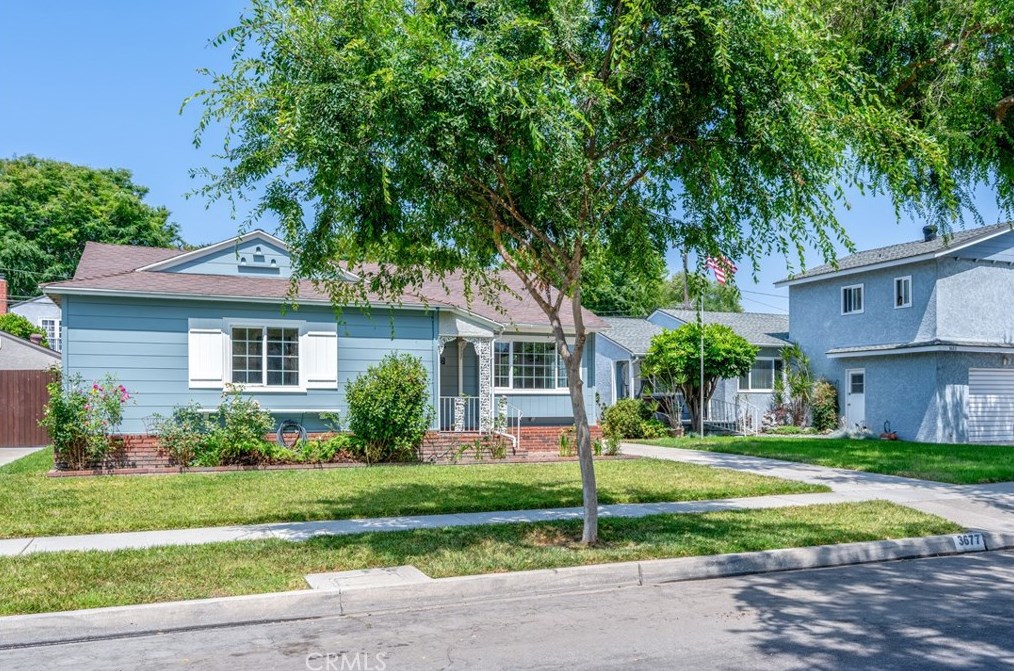 3677 Iroquois Ave, Long Beach, CA 90808