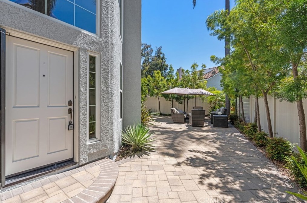 14 Nutcracker Ln, Laguna Beach, CA 92656